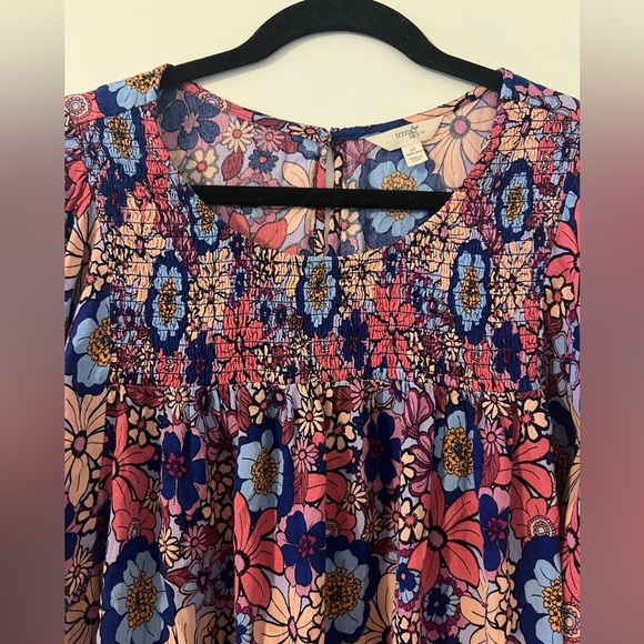 Terra & Sky Blue and Pink Ruffled 3/4 Sleeve Blouse size 1X (SKU-D-125) - Picture 6 of 10